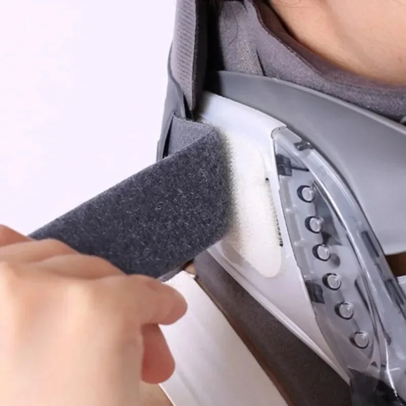 Mousse médicale respirante et structure ergonomique du support de cou NEKKO™ pour un confort prolongé.